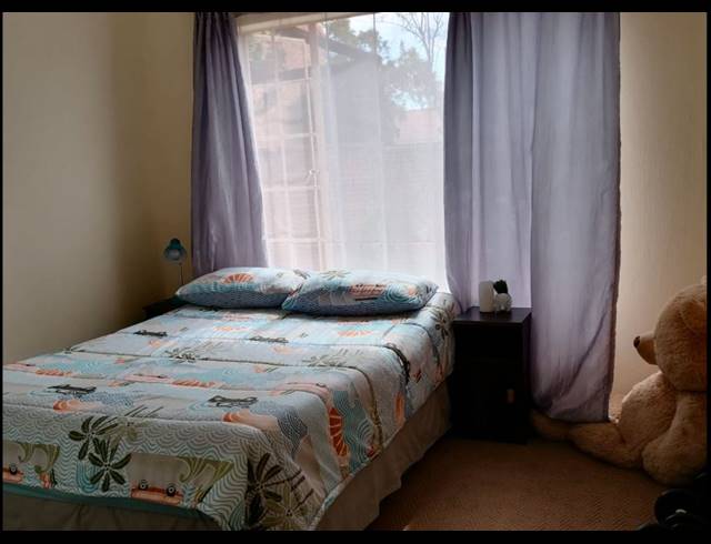 2 bed property to rent in WILLOW PARK MANOR